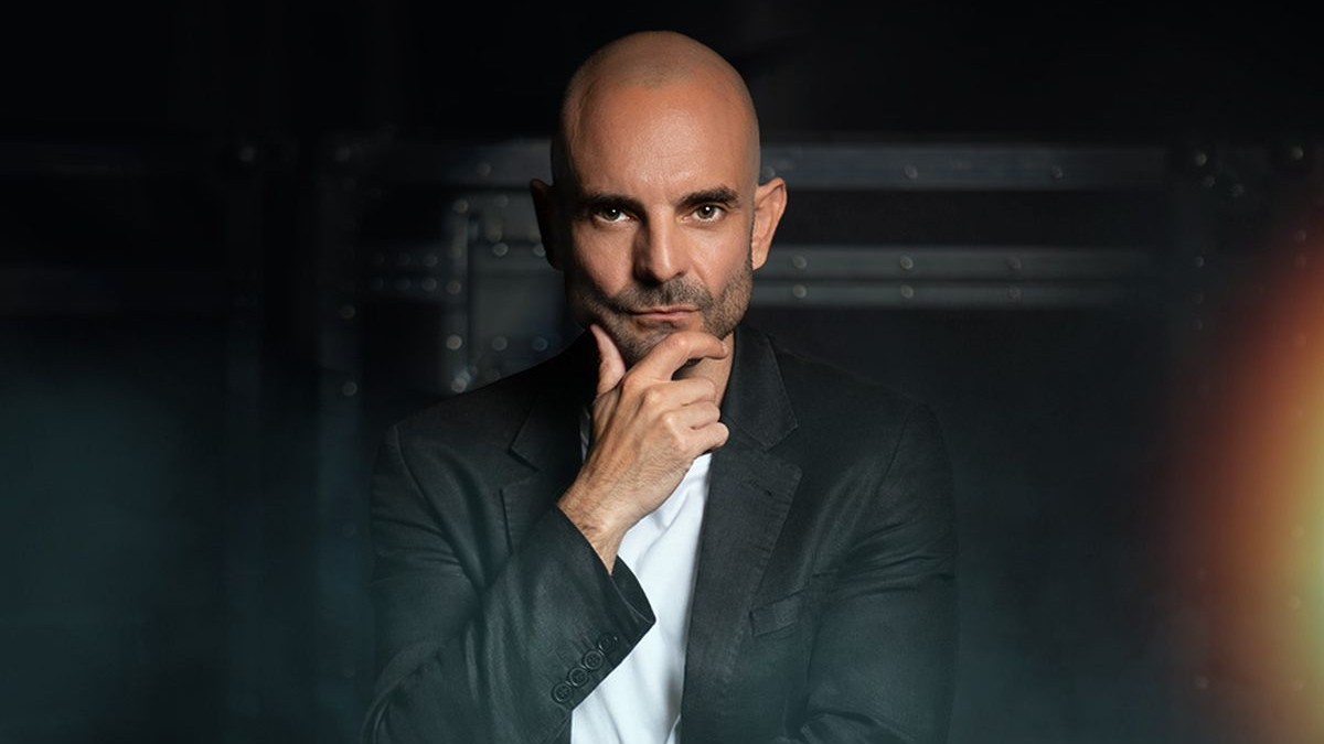 Octav Guran prezintă emisiunea „Adevăr sau legendă” | Foto: Kanal D