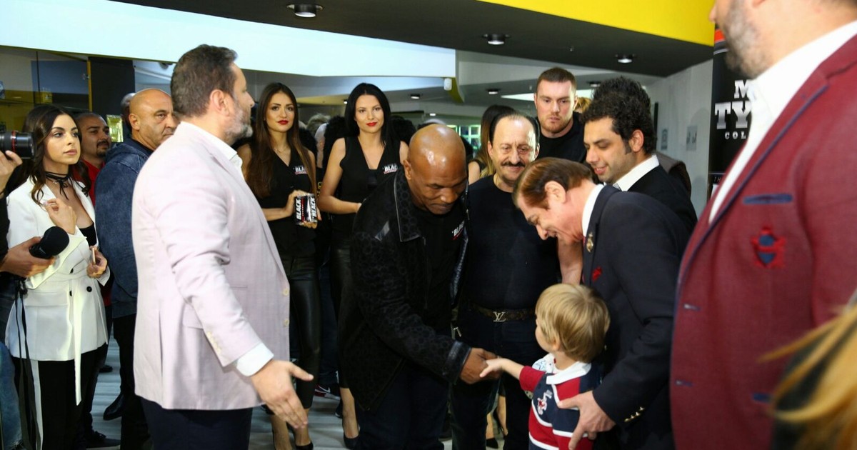 Mike Tyson s-a întâlnit cu Prințul Paul la o sala de sport
