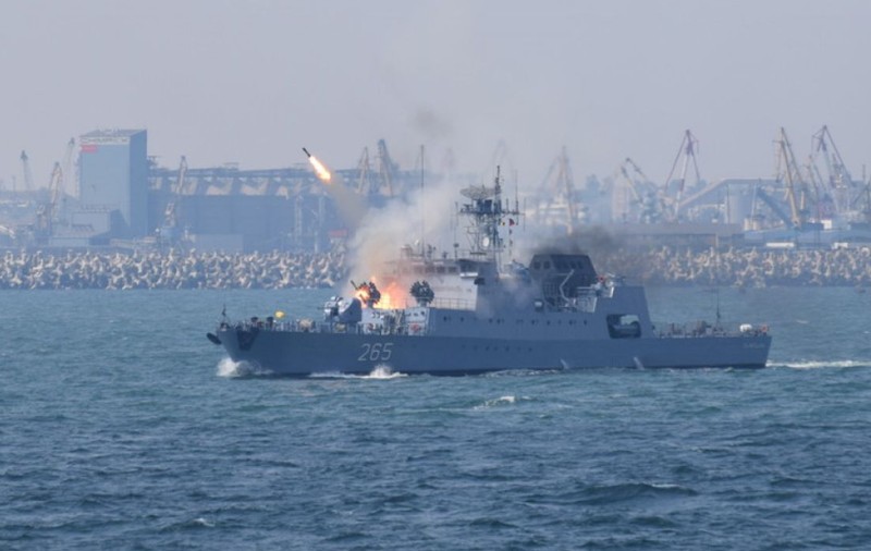 Armata pregătește noi legi ale Apărării, inclusiv una a porturilor. Forțele Navale au cerut în zadar Parlamentului o lege pentru Marina Militară încă din 2014, de când Rusia a anexat ilegal Crimeea