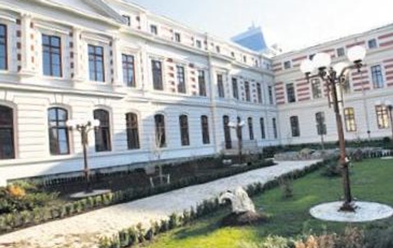 UPDATE / Trei medici de la Spitalul Colțea s-au electrocutat chiar în timpul operației. Ministerul Sănătății va face un control la spital