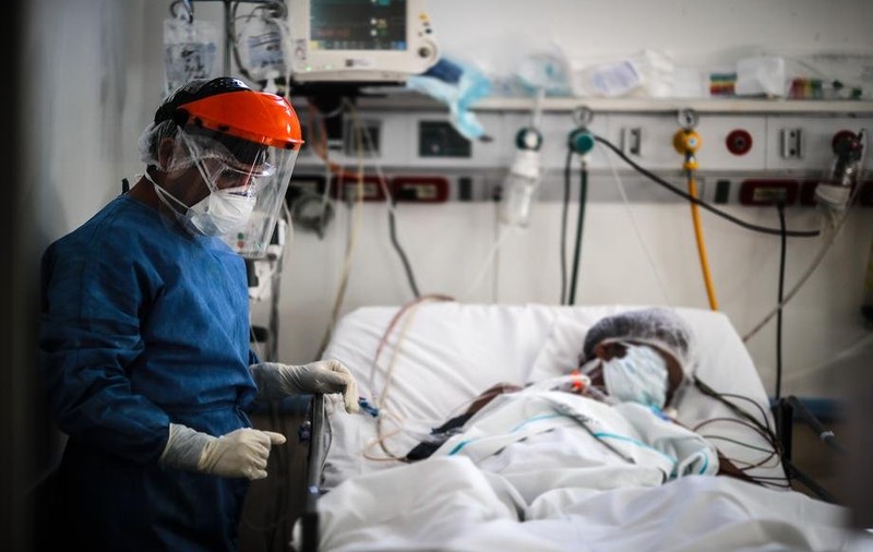 Un bărbat din Gorj care s-a vindecat de coronavirus a murit la trei ore după ce a ajuns acasă. Explicația medicilor