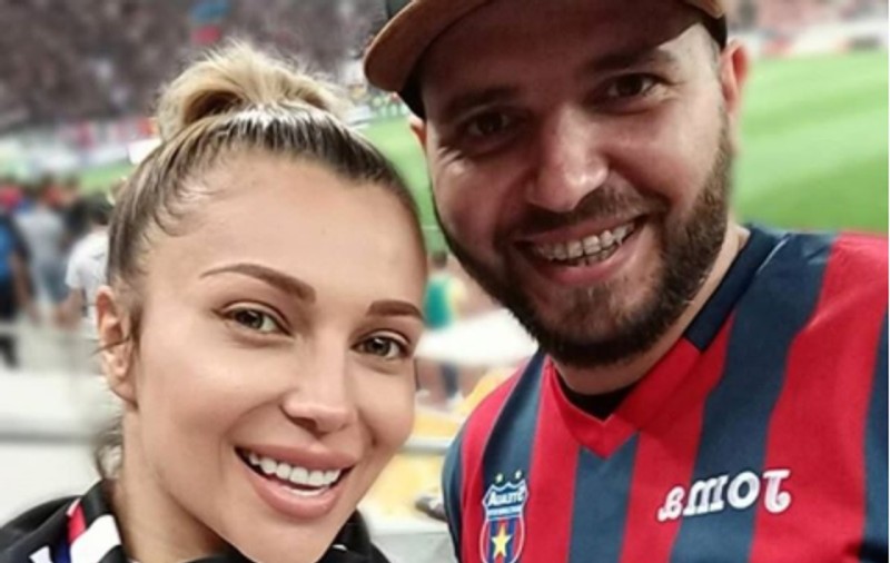 Imaginea cu Lora și iubitul ei, care a stârnit amuzamentul tuturor. Detaliul observat de fani