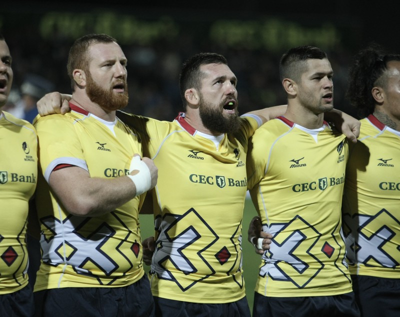 România a învins Canada la rugby. Fanii români au sărbătorit pe teren cu ”stejarii” și cu ”arțarii” | FOTO