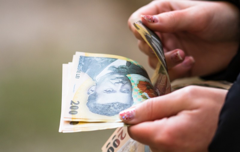 Cum să economisești bani dacă ești obligat să te încălzești cu reșoul în priză, iar prețul electricității poate să crească oricât