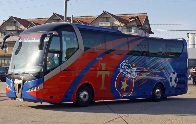 Autocarul Stelei a fost atacat cu pietre la Galaţi 