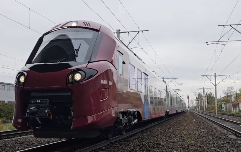 CFR Călători pierde la un ban diferență licitația pentru 13 trenuri Alstom. Compania feroviară de stat contestă hotărârea comisiei de achiziție
