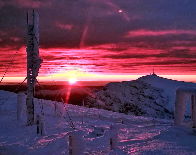 Omul de pe Vârful Omu!  Povestea lui George Porancia, meteorologul care trăiește de 36 de ani la 2.500 de metri altitudine