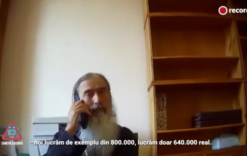 Fostul preot care l-a filmat cu camera ascunsă pe ÎPS Teodosie acceptând o schemă de corupție și-a retras mărturia la proces: „Consider că sistemul nostru de justiție este bolnav”