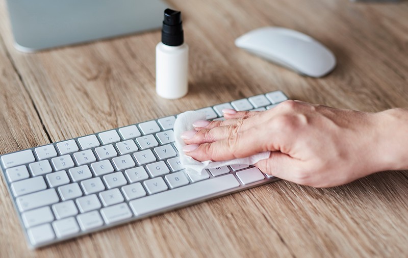 Cum să cureți tastatura laptopului în câteva minute