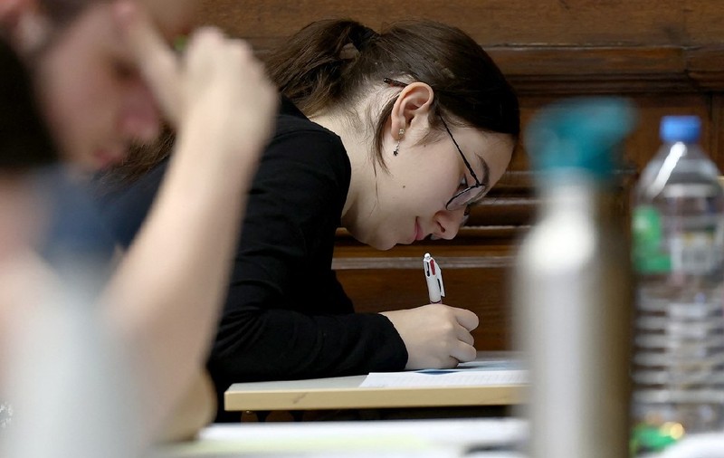 BAC 2025: Ai sau nu voie cu telefonul în sala de examen. Clarificările Ministerului Educației