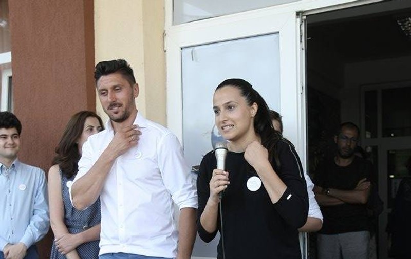EXCLUSIV/ Pe Cabral îl știe toată lumea. Uite însă ce soră frumoasă are. Ce relație e între aceasta și Ciprian Marica și ce au putut face împreună!