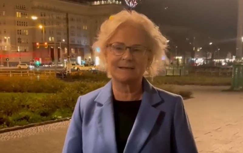 Olaf Scholz îl „susține" pe deplin pe ministrul apărării, chiar și după înregistrarea video în care Lambrecht vorbește despre Ucraina cu artificii pe fundal
