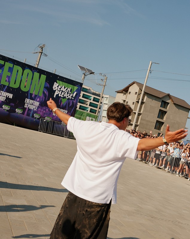 Beach, Please! 2025, prima zi a festivalului în imagini. Rapper-ul american Swae Lee a făcut show, mulțumindu-i lui Selly pentru invitație