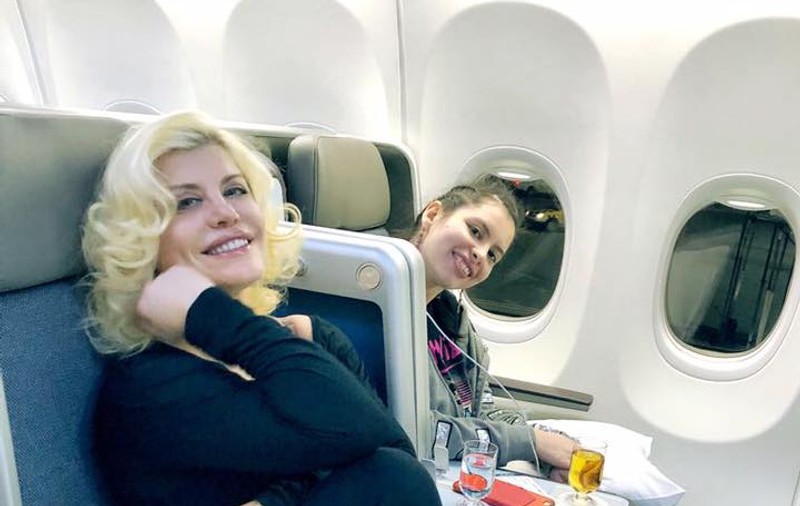EXCLUSIV/ Loredana, vacanță într-o vilă de lux inspirată de satele omaneze. Imagini spectaculoase cu vedeta