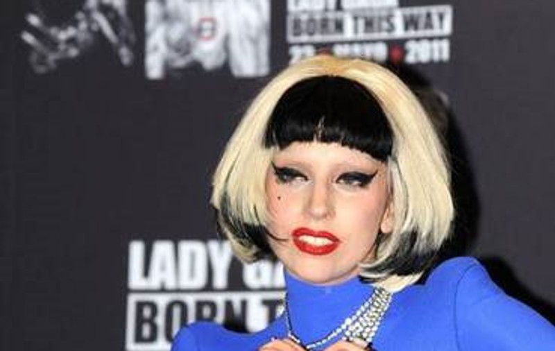 Lady GaGa învaţă limbajul surdo-muţilor pentru fanii ei