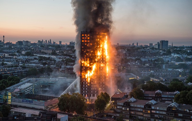Bilanțul incendiului de la Grenfell Tower nu va fi cunoscut anul acesta