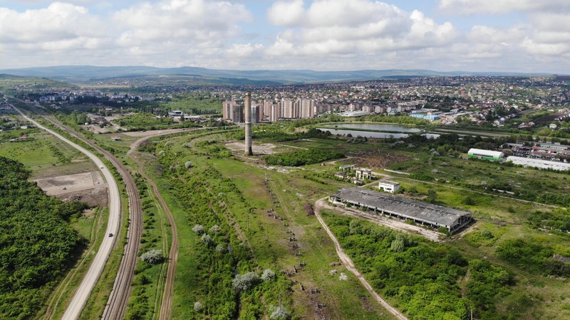 Coșul de fum de pe platforma industrială Fortus are 80 de metri înălțime. Foto: Ziarul de Iași.