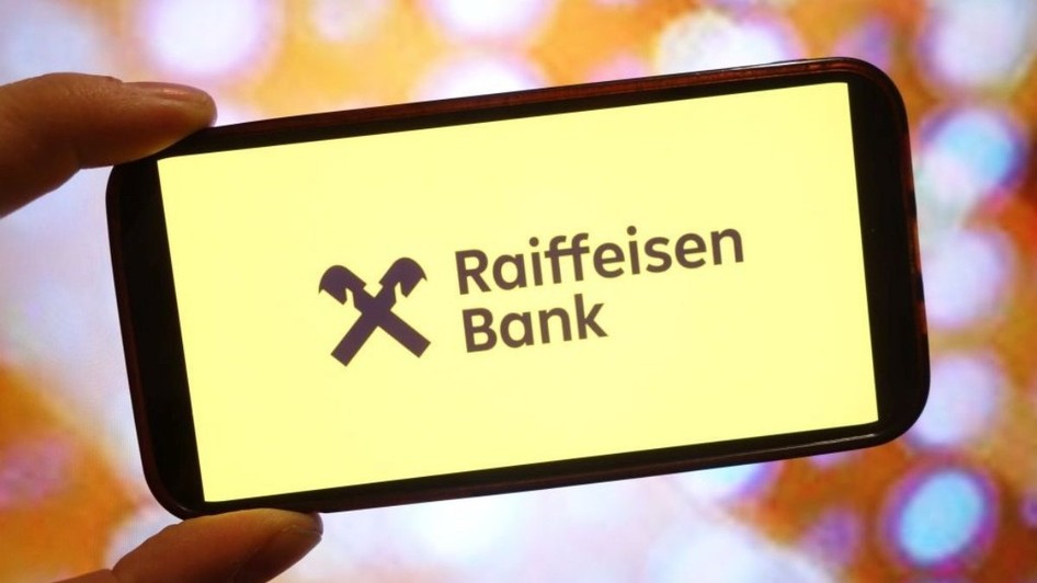 O clientă Raiffeisen Bank și-a băgat singură datele pe un site fals, dar a primit despăgubiri de la bancă. Imagine cu caracter ilustrativ. Sursă foto: Getty Images.