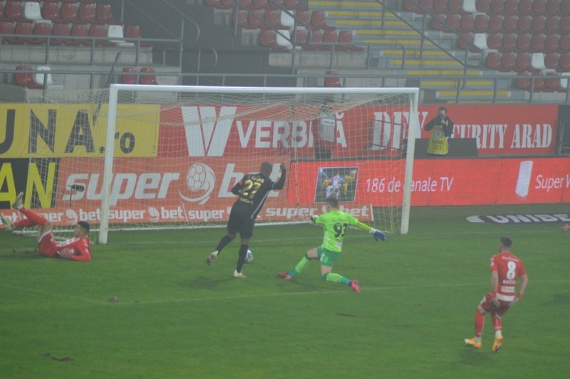 Înscrie Dumitru Cardoso! Foto: Bogdan Cioara (Arad)