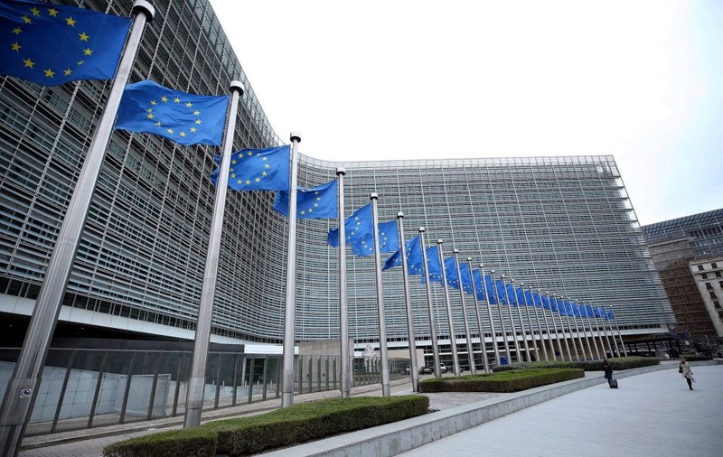 Comisia Europeană vrea să relaxeze legislația pentru alimentele modificate genetic