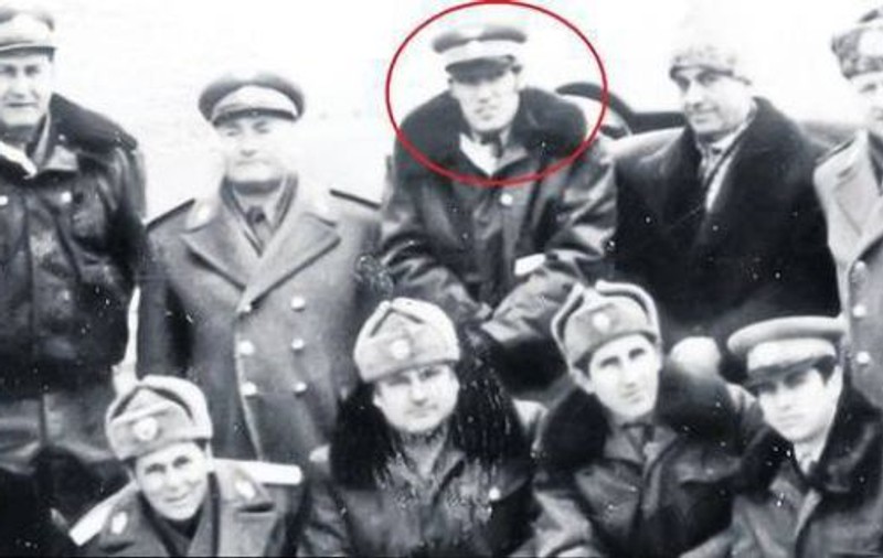 Nicu Ceaușescu a făcut armata la aviație, în mare secret, după ce a primit un mic avion de la regina Angliei. Adevărul de la Baza Bobocul s-a aflat, după 40 de ani de tăcere