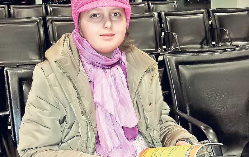 Andreea a reînvăţat să meargă la 14 ani