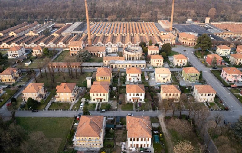 Proprietarul unei fabrici a construit un oraș întreg pentru muncitorii săi: fiecare familie a primit o casă cu grădină