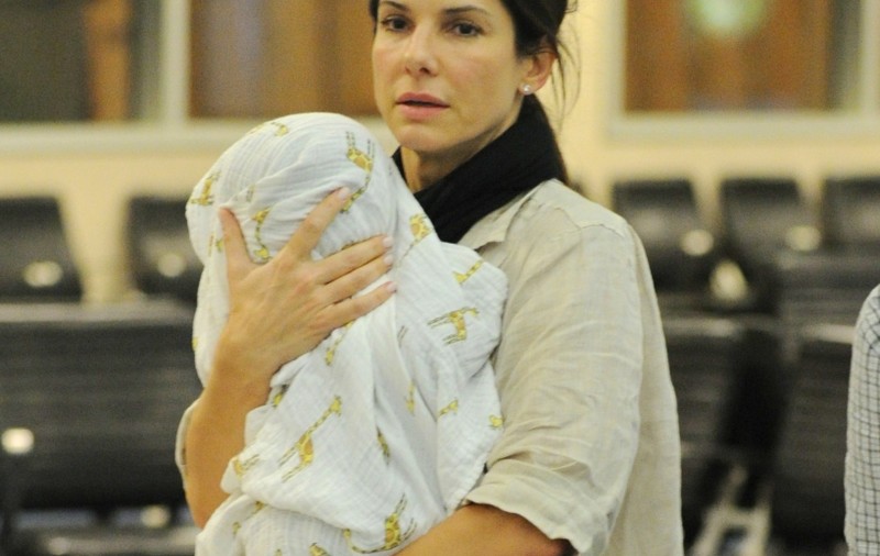 Sandra Bullock, despre divorţul de Jesse James: "Merg mai departe"