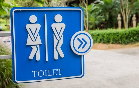 Flush Toilet Finder e o aplicație care te ajută să găsești rapid toalete publice în apropiere.