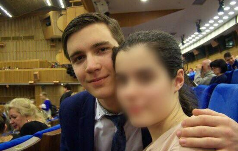 Un student de numai 18 ani s-a sinucis! Sora geamănă a iubitei lui a făcut același gest!