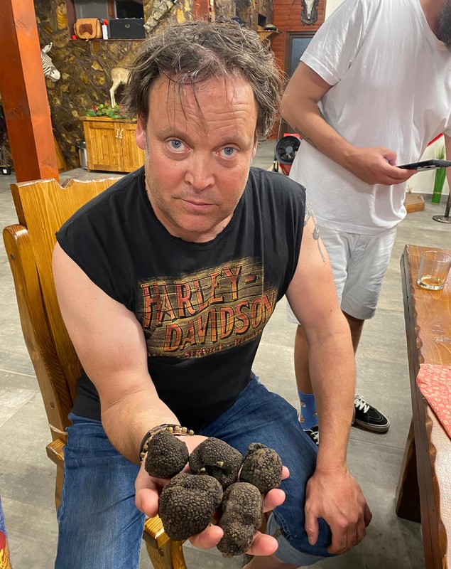 Charlie Ottley, jurnalistul britanic care trăiește într-un sat din Brașov: „Dacă România ar înceta să mai fie o țară europeană, mi-ar fi foarte greu să rămân”