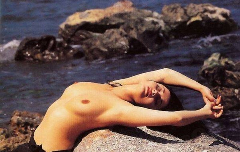 Uite ce spune Gabriela Cristea DESPRE O NOUĂ APARIŢIE ÎN PLAYBOY! Ce crezi: VA MAI POZA GOALĂ?