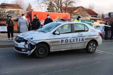 Mașina de poliție după accidentul în care o fetiță a fost ucisă la începutul anului, în București