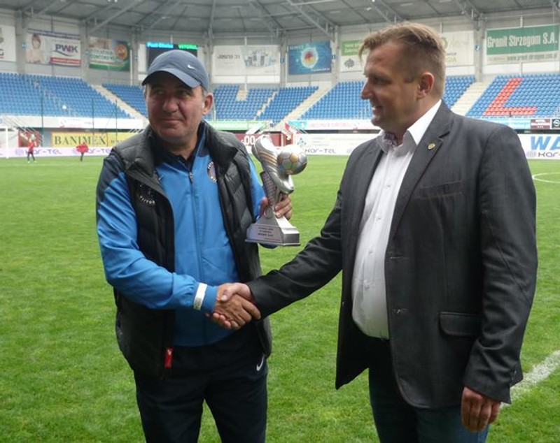 Polonezii l-au premiat pe Gică Hagi, iar Ianis Hagi le-a dat gol / GALERIE FOTO&VIDEO