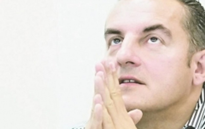 Lutz Stache dă Rapidul pentru China