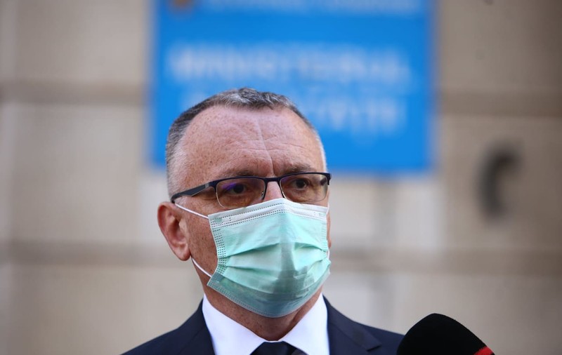 Ministrul educației: „Dacă părinții nu sunt de acord cu testarea, se intră în carantină și învățământ online încă de la primul caz”