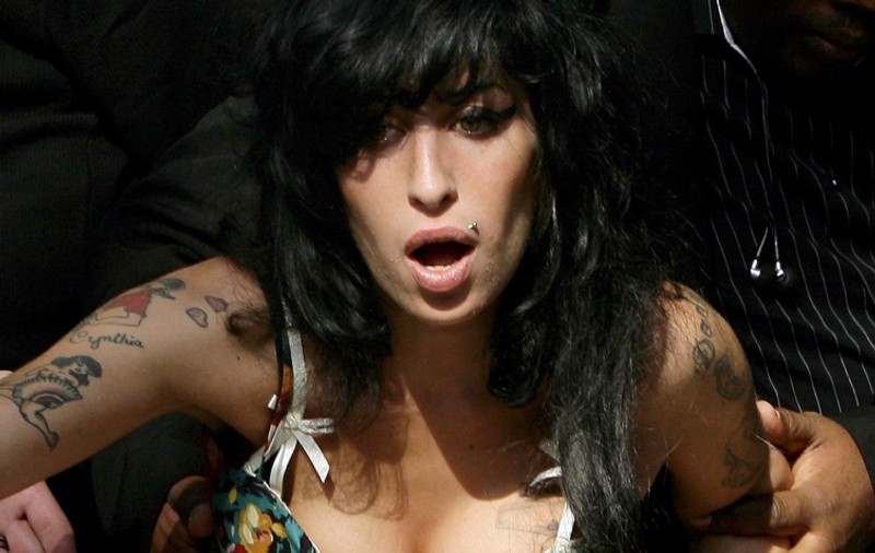 Amy Winehouse ar putea petrece revelionul în spital