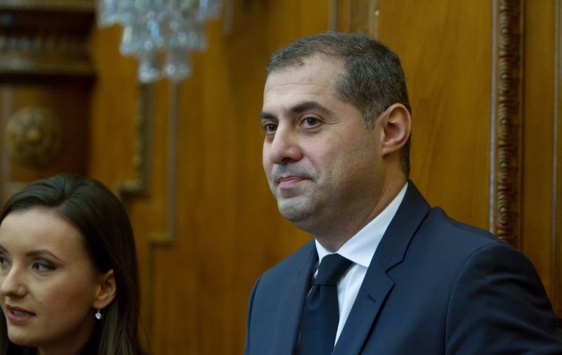 #SalariileRomanilor. Codul Fiscal se schimbă după cum bate vântul. IMM-urile nu fac transferul contribuțiilor, dar dau prime și bonusuri