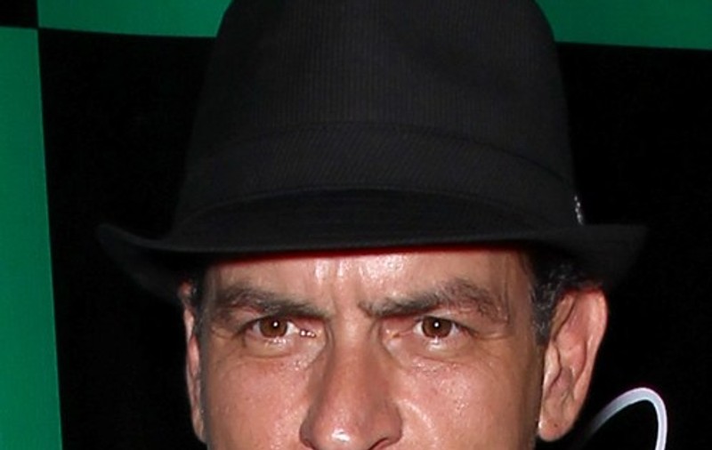 Charlie Sheen: "Mă voi uita de acasă la propria înmormântare"