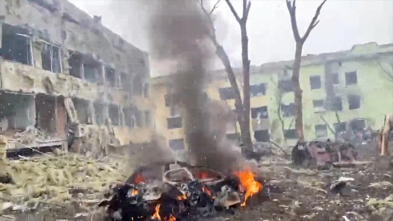 Bombardamentul asupra maternității din Mariupol