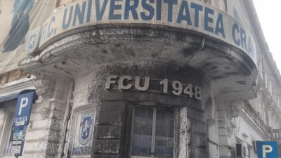 sediu fc u craiova vandalizat