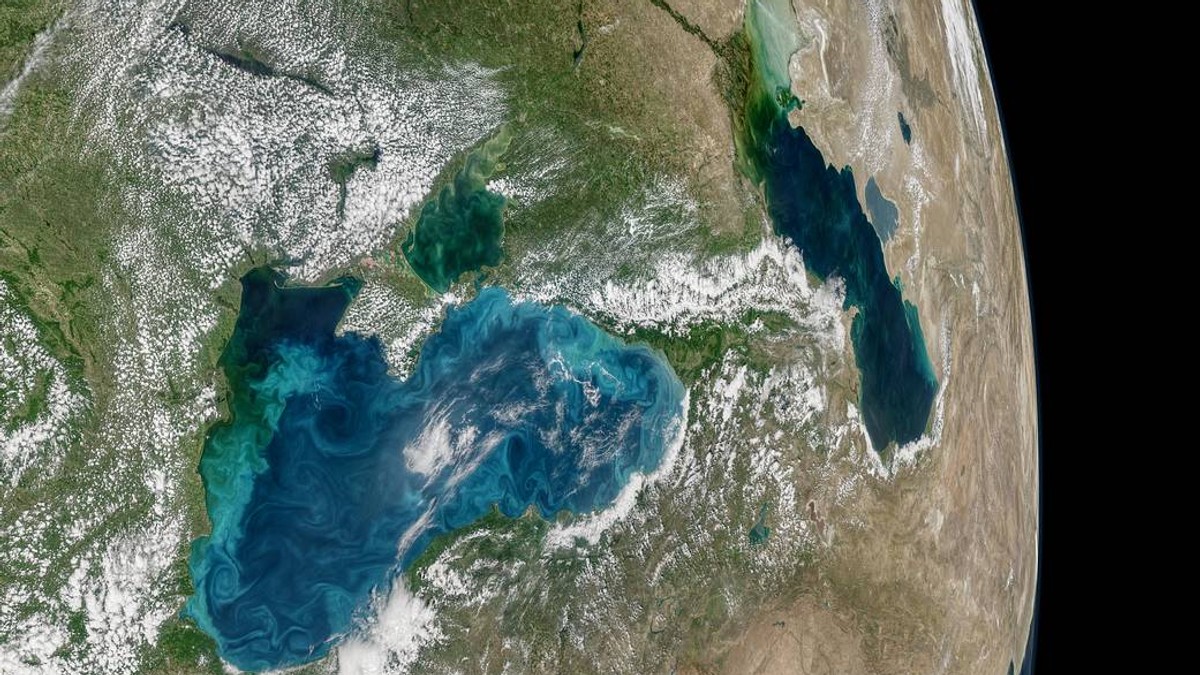 NASA: Marea Neagră a devenit turcoaz