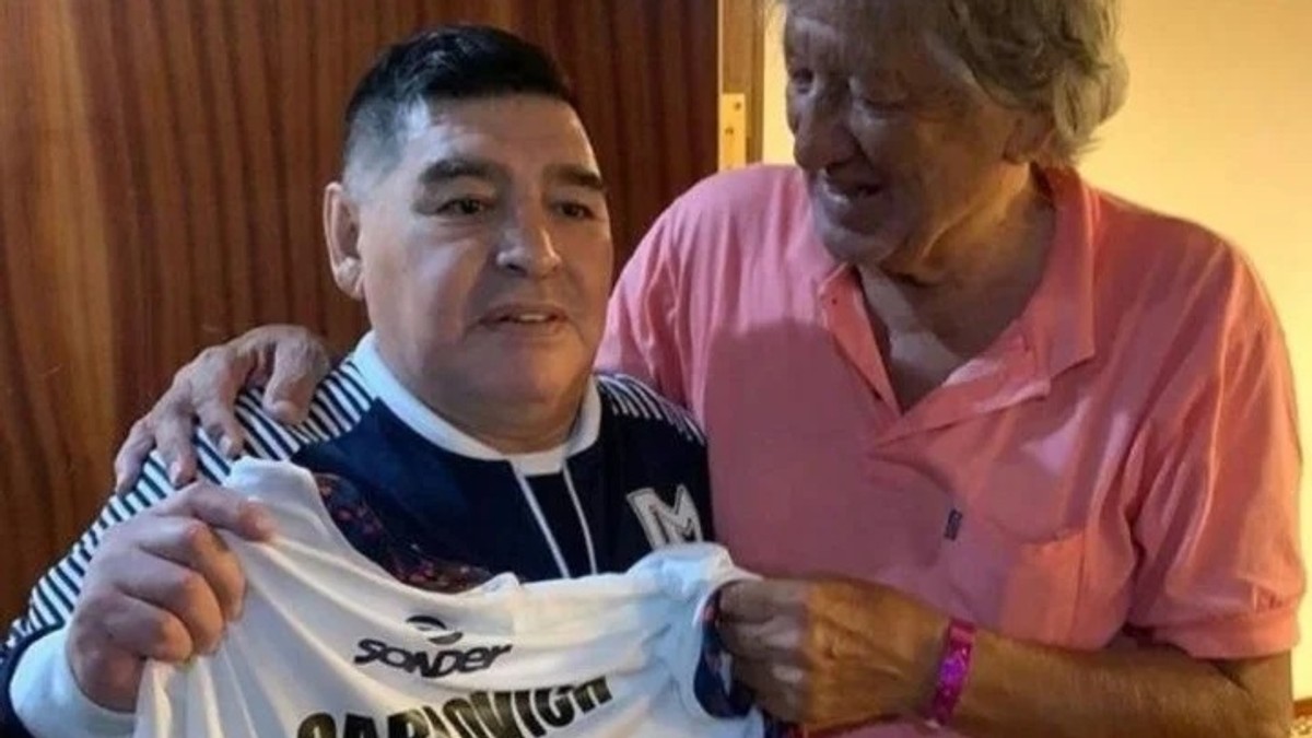 Mesajul lui Maradona după moartea lui „El Trinche” Carlovich: „Să se facă dreptate!”