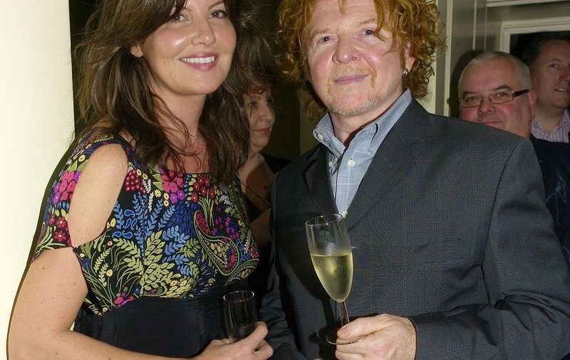Mick Hucknall s-a căsătorit în secret,  într-un castel din Scoţia