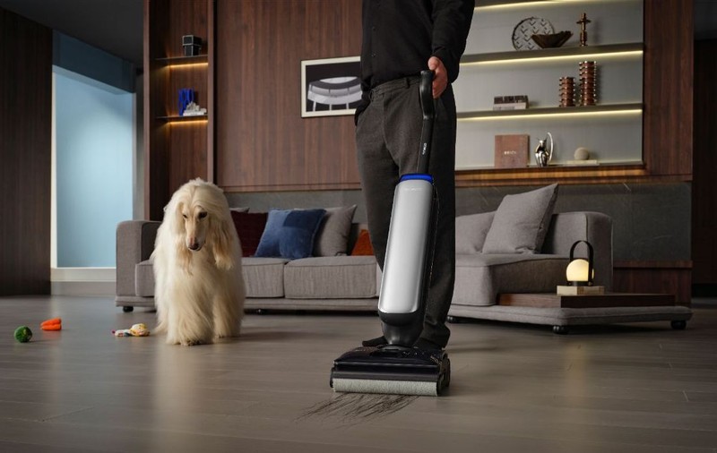 Un nou brand de aspiratoare verticale intră pe piața din România: Tineco va rivaliza cu Dyson pe unele segmente