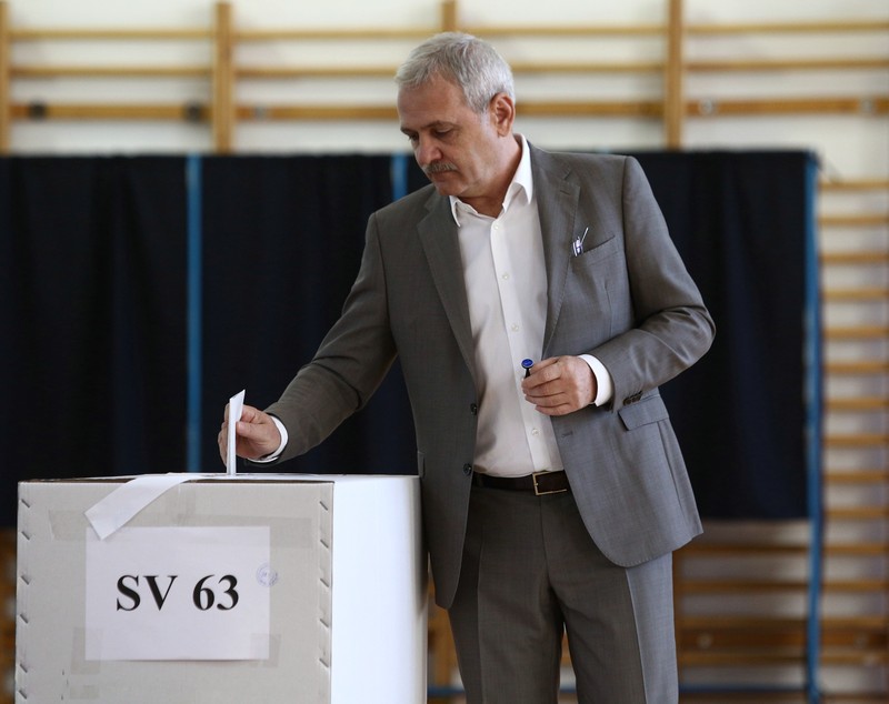 VIDEO & FOTO / Mesajul transmis de Liviu Dragnea, după ce votat la referendum: "Nu e un vot împotriva unei minorităţi sexuale!"