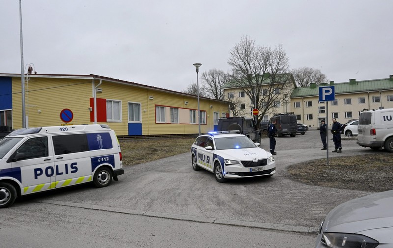 Copil de 12 ani, înjunghiat în Finlanda. Atacatorul, simpatizant de extremă dreapta, mai vizase un minor