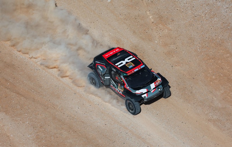 Dacia câștigă prima sa etapă de raliu Dakar din istorie, chiar la prima participare
