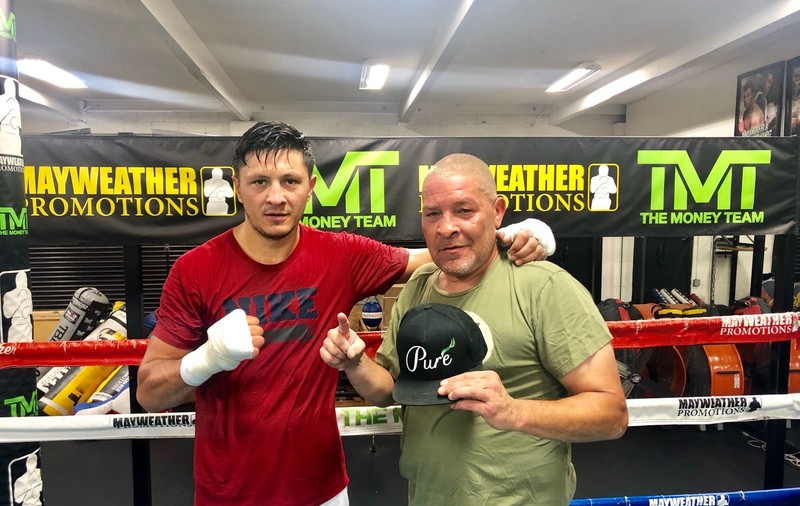VIDEO/ Boxerul Ronald Gavril luptă în octombrie pentru titlul mondial. A schimbat antrenorul, dar a rămas în echipa lui Mayweather