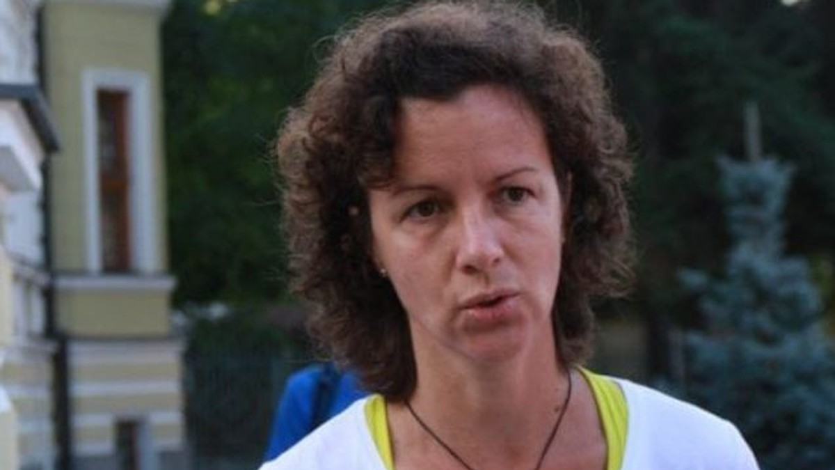 Raluca Ciulei merge pe jos 600 de kilometri pentru a promova educaţia. Ea e fostă campioană națională la tenis de câmp